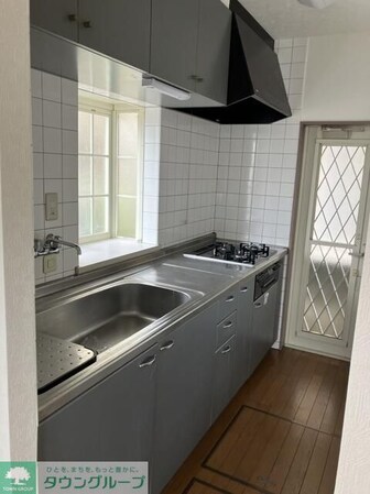 陽光の射す賃貸戸建ての物件内観写真